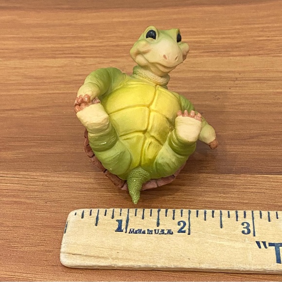 Ceramic Resin Green Turtle 2-inch Figurine - Picture 10 of 10